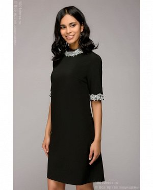 Платье черное длины мини с отделкой кружевом и короткими рукавами DM00920BK