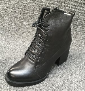 Ботинки кожаные черные