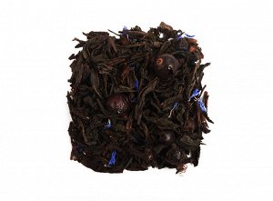 чай Смесь изысканных сортов чёрного чая, крупные цельные ягоды чёрной смородины, лепестки василька, ароматические масла.