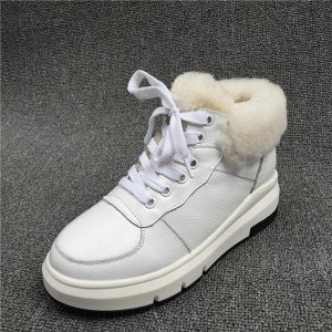 Кожаные кроссовки утепленные плюшем белые