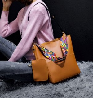 сумка женская объёмная с кошельком с ремешком через плечо с застёжкой магнитная кнопка цвет КОРИЧНЕВЫЙ