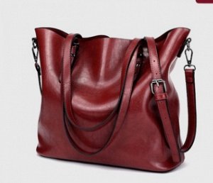 сумка женская объёмная прямоугольная мягкая с ремешком через плечо с застёжкой молнией цвет КРАСНЫЙ