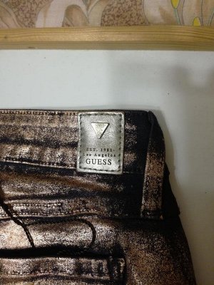 Плотные итальянские джинсы Guess на 48 р