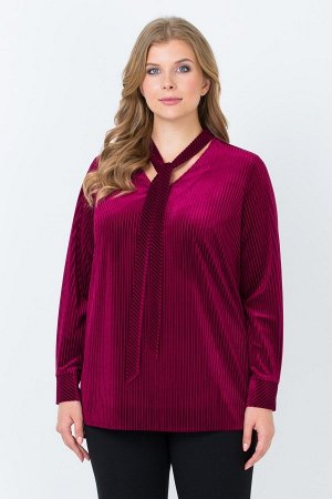 Бордо Модная блуза, выполненная из однотонной бархатной ткани "мелкое гофре". Фасон модели с длинными рукавами на манжетах с пуговицами. Вырез V-образный с завязками, которые могут менять стиль модели