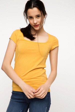 футболки  параметры модели: рост: 1,77 грудь: 82 талия: 60 бедра: 90; надет размер: S; хлопок 95% Elastan 5%