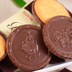 Печенье Рекомендую!! Шоколадный медальон с печеньем. Печенье очень вкусное, хрустящее, шоколад тает во рту!
