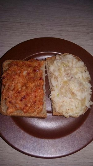 Шпик с чесноком и перцем