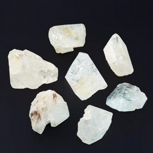 Кристалл топаз Казахстан (1,5 см) 1 шт