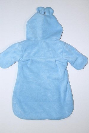 Голубой Чудесный комбинезон-конверт из нежного и мягкого на ощупь флиса (260г/м2) отлично подойдет для младенца. В теплую погоду летом очень удобно его использовать для прогулок на свежем воздухе. Ест
