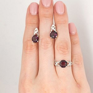 Серебряное кольцо с фиолетовым фианитом - 135