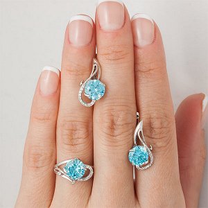 Серебряное кольцо с фианитом голубого цвета 053