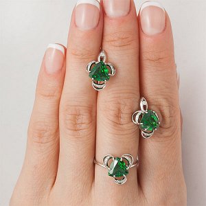 Серебряное кольцо с фианитом зеленого цвета - 017