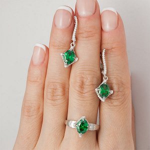 Серебряное кольцо с фианитом зеленого цвета - 088