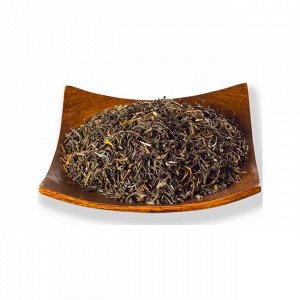 Чай Ароматизирован естественным способом жасминовыми цветами со средней интенсивностью. При заваривании получается светло- желтый прозрачный настой с легким ароматом и нежным вкусом.