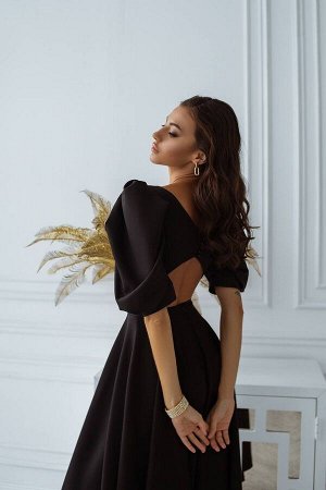 Платье чёрное миди с открытой спиной
