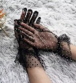 Перчатки из шифона чёрные короткие в точечку