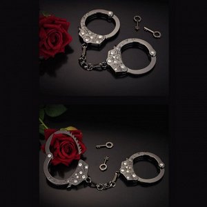 Наручники из металла со стразами