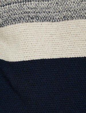 Полосатый вязаный свитер