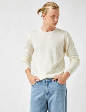 Базовый трикотажный свитер