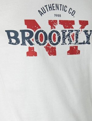 Бруклинская футболка с принтом