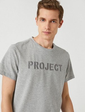 Полосатая футболка с вышивкой