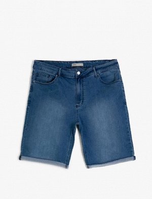 Нормальные джинсовые шорты с карманом на талии и деталями