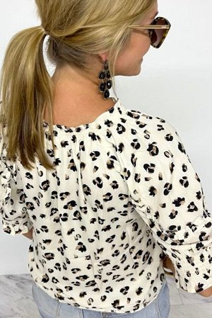 Бежевая блуза с укороченным рукавом и леопардовым принтом