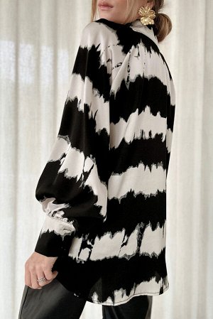 Черная полосатая блузка с V-образным вырезом и объемным рукавом