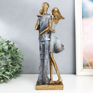 Фигурка полистоун «Семейная пара с сыном», серый, 10x12x32 см