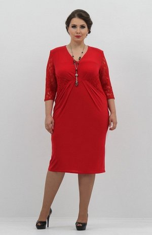 Красный Модное платье средней длины, выполненное в сочетании однородной ткани и кружевной. Фасон модели полуприталенный, с V -образным вырезом горловины, рукавами 3/4 и небольшим разрезом сзади. Подпл