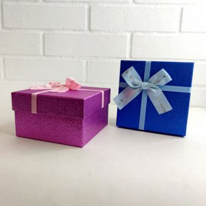 Коробка подарочная с блестками