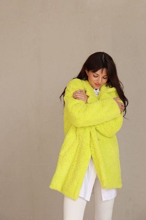 Шубка короткая в цвете "Neon yellow" утеплённая