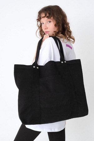 Черная сумка через плечо с застежкой-молнией