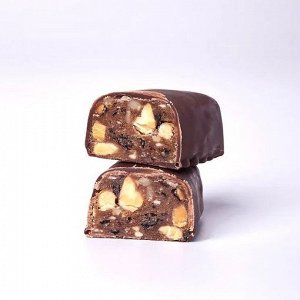 Батончик «KICK» с изюмом и черносливом в карамельном шоколаде