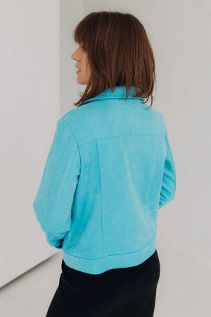 Лазурная замшевая куртка на кнопках с карманами