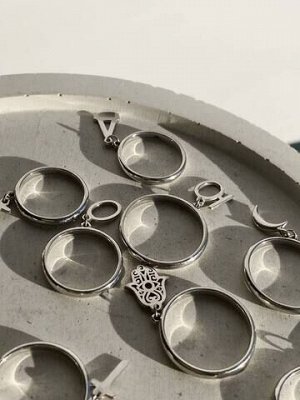 Серебряное кольцо «воплощение» с подвеской «Д»