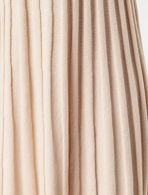 Легкое вязаное платье в рубчик из вискозы со складками в стиле "гофре"