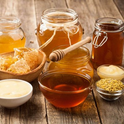 Мёд и продукты пчеловодства.