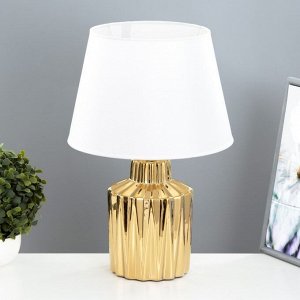 Настольная лампа "Фейви" E14 40Вт золото 27х27х43 см RISALUX