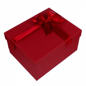 Коробка подарочная с бантом тиснение Рогожка 21х17х11 см бордовый