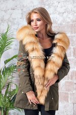Зимняя парка с отделкой из меха лисы
