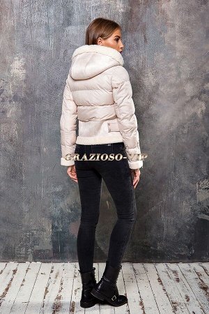 Модная комбинированная куртка - пуховик с отделкой из шерсти