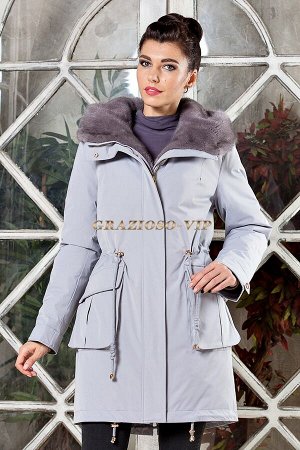 Модная зимняя парка с отделкой из меха норки