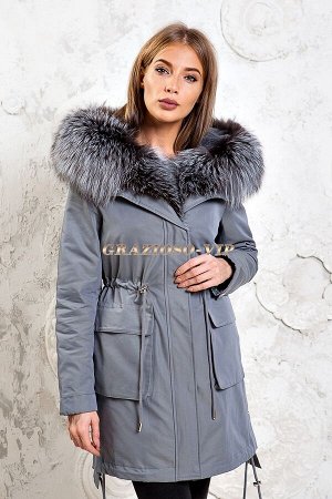Модная парка с мехом чернобурки