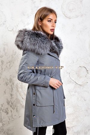 Модная парка с мехом чернобурки