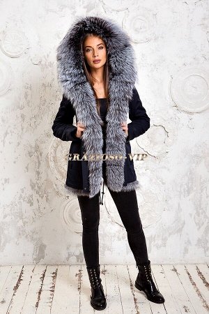 Модная парка с мехом чернобурки