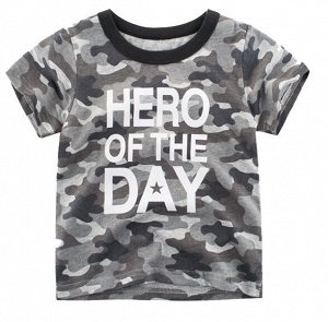 Серая футболка с надписью Hero of the Day