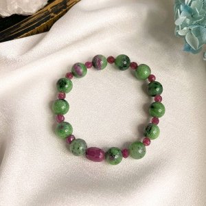 Браслет из Цоизита и Рубина