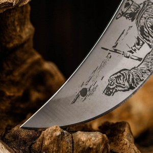 Нож охотничий "Таежник", в чехле, 23 см, лезвие с узором, рукоять деревянная со вставкой.