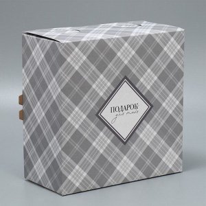 Коробка под торт «Подарок», 24 х 24 х 12 см